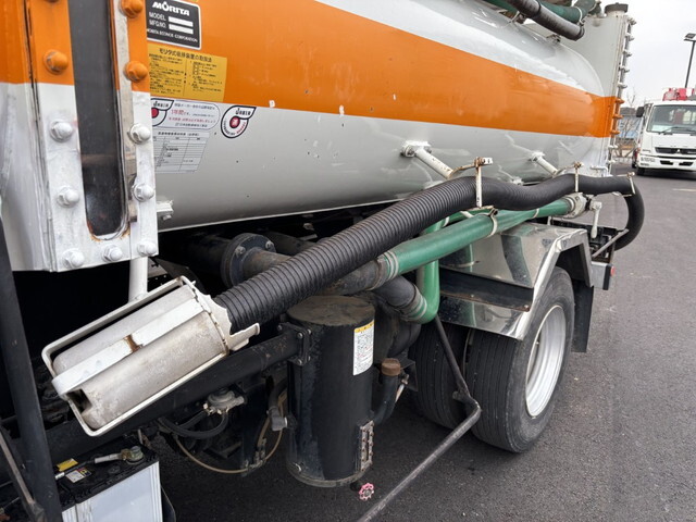 いすゞエルフバキュームカー小型（2t・3t）[写真12]