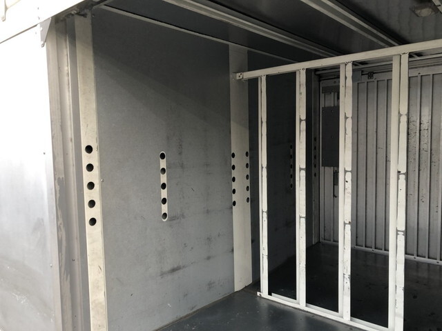 日野デュトロボトルバン小型（2t・3t）[写真15]