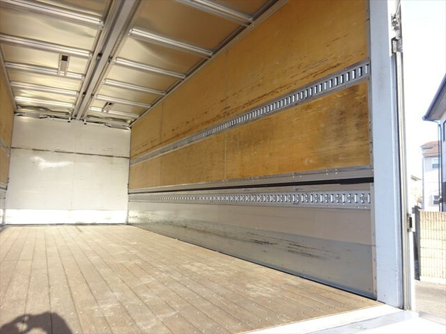 三菱ふそうファイターアルミウイング増トン（6t・8t）[写真17]