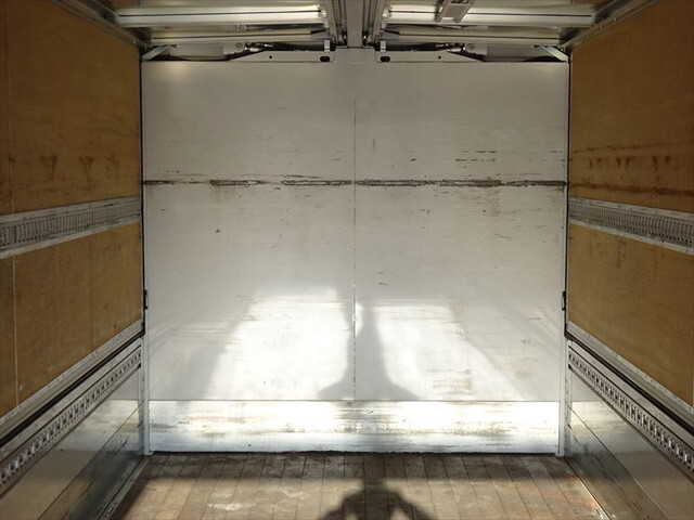 三菱ふそうファイターアルミウイング増トン（6t・8t）[写真18]