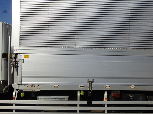 三菱ふそうファイターアルミウイング増トン（6t・8t）[写真19]