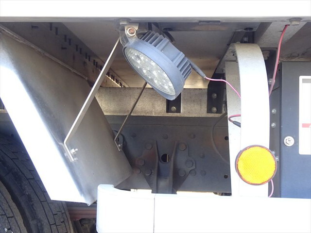 三菱ふそうファイターアルミウイング増トン（6t・8t）[写真09]