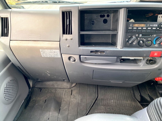 いすゞエルフクレーン4段小型（2t・3t）[写真38]