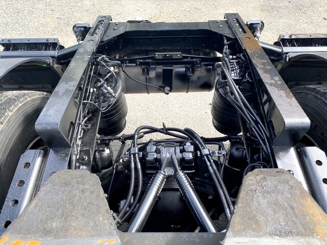 いすゞギガトレーラーヘッド（トラクターヘッド）大型（10t）[写真19]
