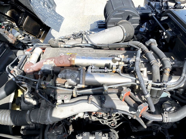 いすゞギガトレーラーヘッド（トラクターヘッド）大型（10t）[写真22]