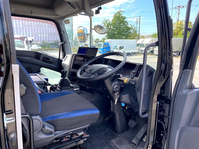 いすゞギガトレーラーヘッド（トラクターヘッド）大型（10t）[写真26]