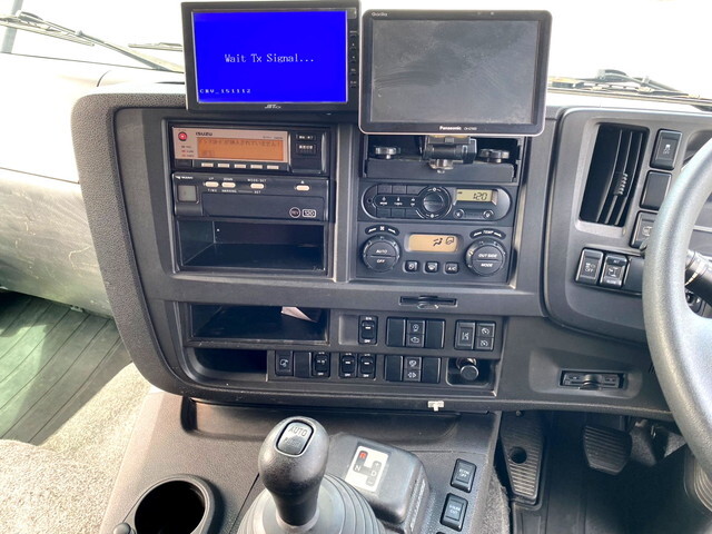 いすゞギガトレーラーヘッド（トラクターヘッド）大型（10t）[写真31]