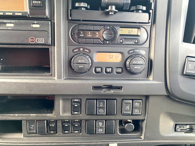 いすゞギガトレーラーヘッド（トラクターヘッド）大型（10t）[写真32]