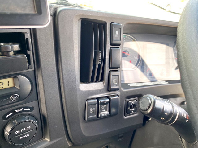 いすゞギガトレーラーヘッド（トラクターヘッド）大型（10t）[写真34]