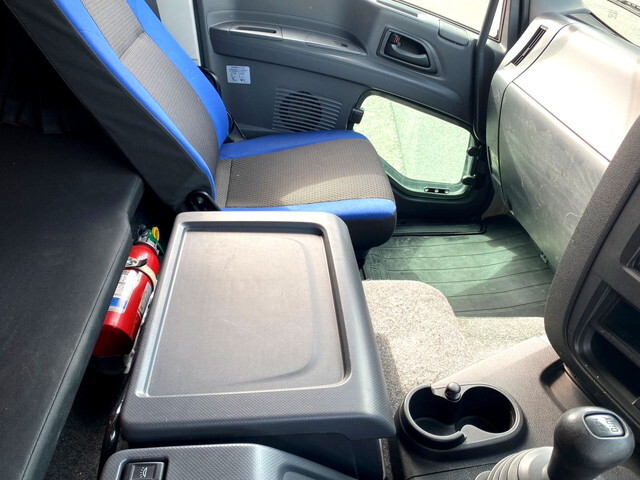 いすゞギガトレーラーヘッド（トラクターヘッド）大型（10t）[写真38]