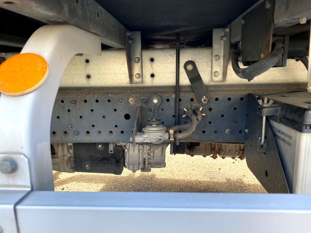 いすゞエルフアルミバン小型（2t・3t）[写真22]