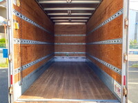 いすゞエルフアルミバン小型（2t・3t）[写真09]