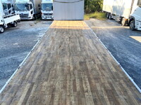 いすゞギガアルミウイング大型（10t）[写真16]