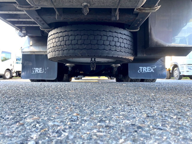 いすゞギガアルミウイング大型（10t）[写真26]