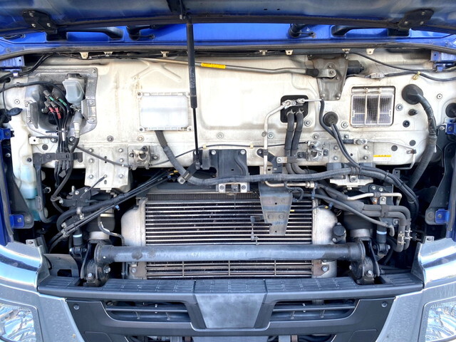 いすゞギガアルミウイング大型（10t）[写真27]