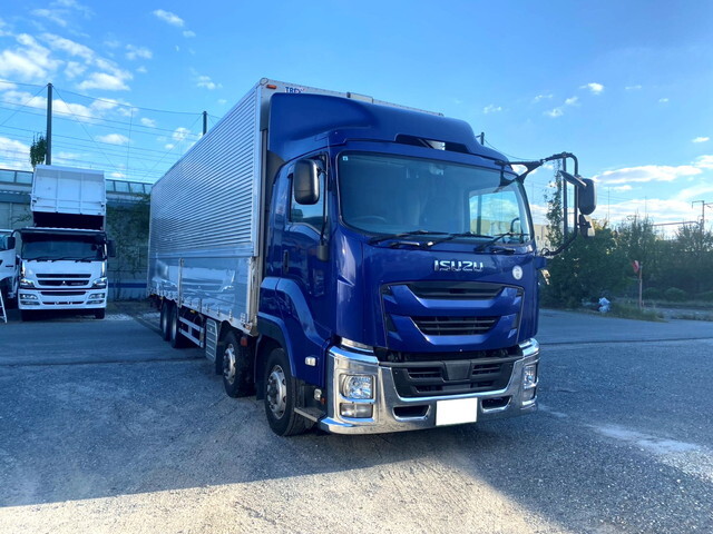 いすゞギガアルミウイング大型（10t）[写真03]