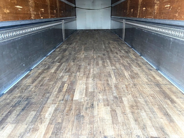 いすゞギガアルミウイング大型（10t）[写真08]