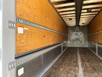 いすゞギガアルミウイング大型（10t）[写真11]