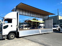 いすゞギガアルミウイング大型（10t）[写真14]