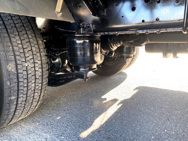 いすゞギガアルミウイング大型（10t）[写真23]