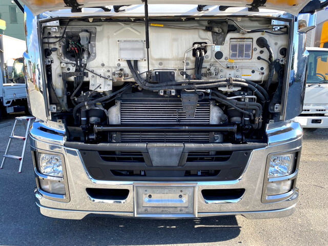 いすゞギガアルミウイング大型（10t）[写真26]