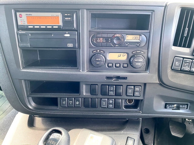 いすゞギガアルミウイング大型（10t）[写真34]