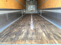 いすゞギガアルミウイング大型（10t）[写真09]