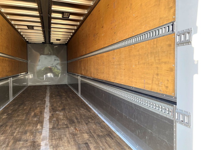 いすゞギガアルミウイング大型（10t）[写真09]