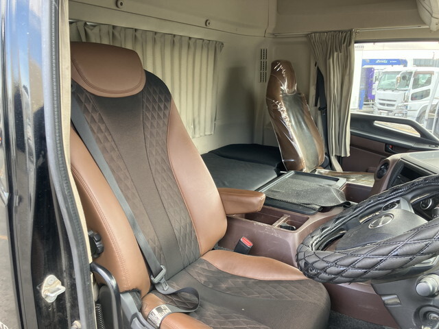 日野プロフィアセルフローダー大型（10t）[写真31]