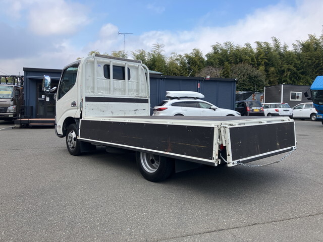 日野デュトロ平ボディ小型（2t・3t）[写真11]