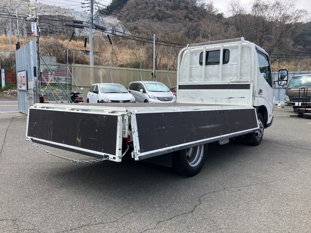 日野デュトロ平ボディ小型（2t・3t）[写真12]