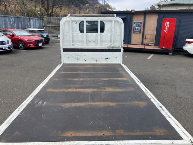 日野デュトロ平ボディ小型（2t・3t）[写真13]