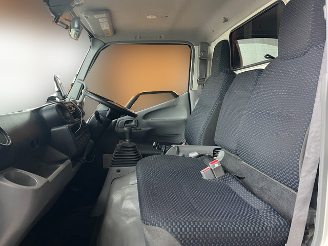 日野デュトロ平ボディ小型（2t・3t）[写真26]