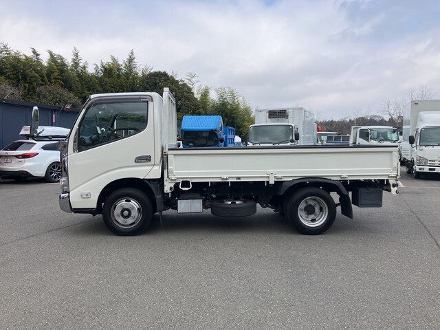 日野デュトロ平ボディ小型（2t・3t）[写真05]