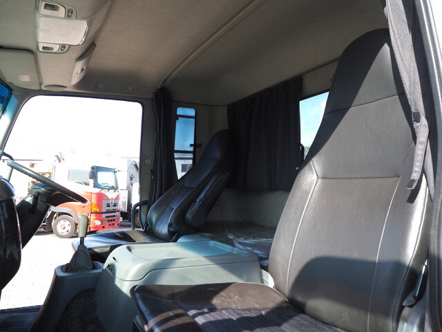 三菱ふそうファイタークレーン5段中型（4t）[写真32]