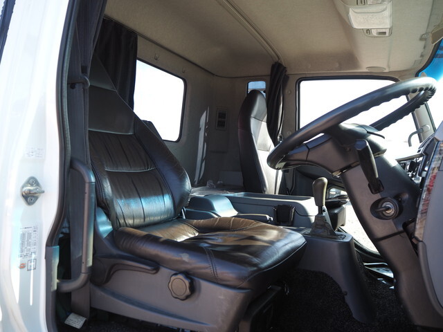 三菱ふそうファイタークレーン5段中型（4t）[写真33]