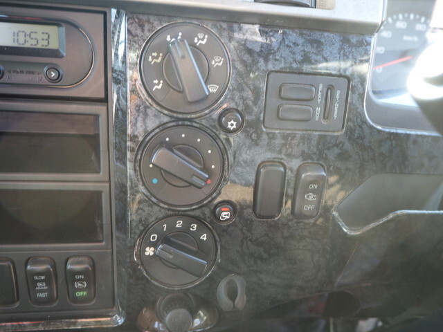 三菱ふそうファイタークレーン5段中型（4t）[写真38]