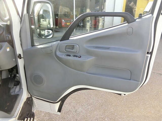 日野デュトロ平ボディ小型（2t・3t）[写真14]