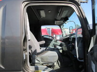 いすゞフォワードクレーン4段増トン（6t・8t）[写真11]