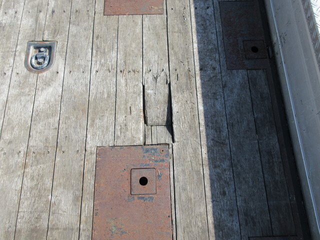 いすゞフォワードクレーン4段増トン（6t・8t）[写真31]