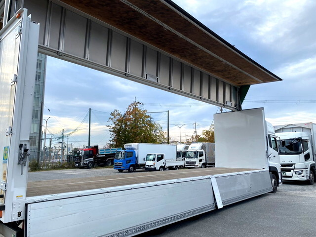 UDトラックスクオンアルミウイング大型（10t）[写真15]