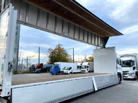 UDトラックスクオンアルミウイング大型（10t）[写真16]