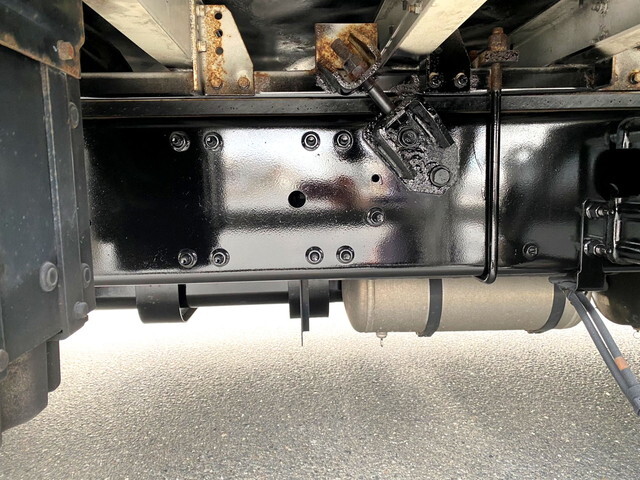 UDトラックスクオンアルミウイング大型（10t）[写真21]