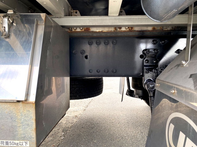 UDトラックスクオンアルミウイング大型（10t）[写真23]