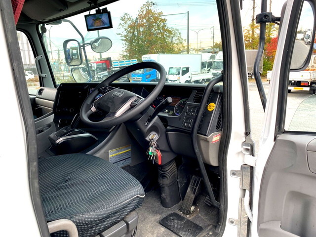 UDトラックスクオンアルミウイング大型（10t）[写真30]