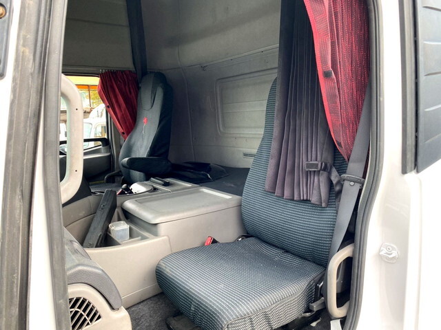 UDトラックスクオンアルミウイング大型（10t）[写真31]