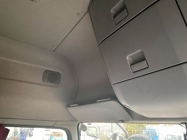 UDトラックスクオンアルミウイング大型（10t）[写真38]