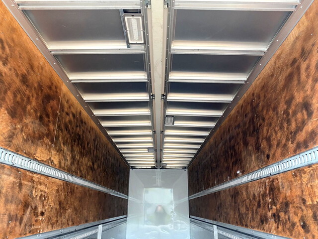 UDトラックスクオンアルミウイング大型（10t）[写真08]