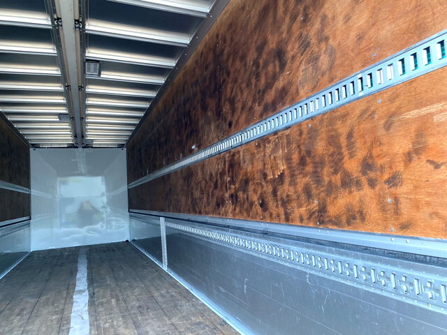 UDトラックスクオンアルミウイング大型（10t）[写真09]