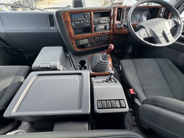 いすゞギガ冷蔵冷凍ウイング大型（10t）[写真13]